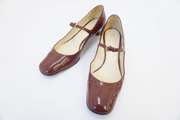 ワンポイントとしても使える!ミュウミュウエンジパンプスを買取しました