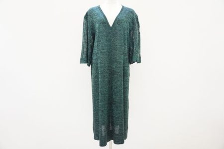 落ち着いた印象のグリーンで清楚な女性に！斉藤都世子ワンピースを買取しました。