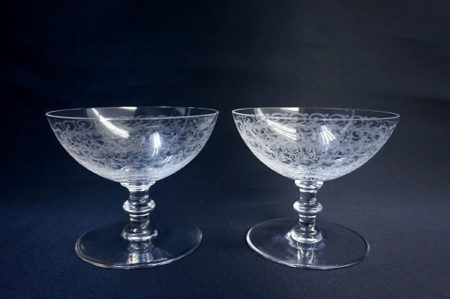 お酒からフルーツまで芸術的にしてくれる バカラシャンパングラスセットを買取しました