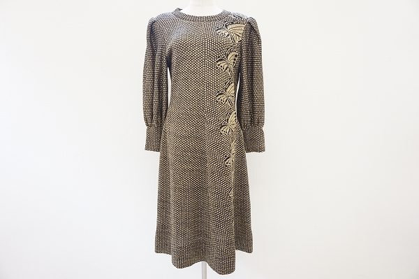 バタフライのモチーフが目を惹く!斉藤都世子ワンピースを買取しました