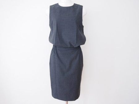 ビジネスにもプライベートにも！アーガのストライプ柄ワンピースをお売りいただきました