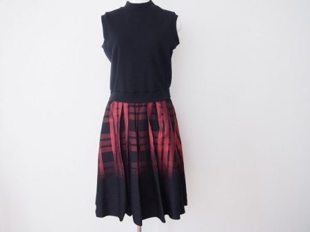 1枚で着るだけでドラマチックに仕上がるアーガの切り替えワンピースをお売りいただきました