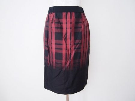 グラデーションが綺麗なアーガのタイトスカートをお売りいただきました