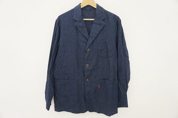 上品なカジュアル感を演出するカールヘルムのデニムジャケットをお譲りいただきました