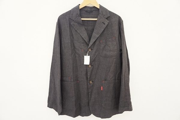 春夏にぴったりの素材感が楽しめるカールヘルムのジャケットをお譲りいただきました