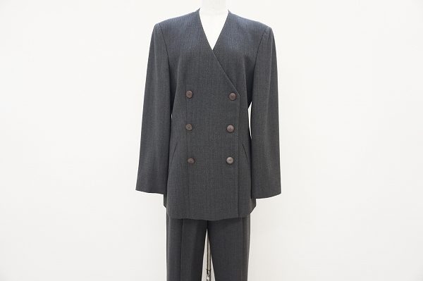 ジョルジオアルマーニのマニッシュ顔スーツを買い取りました