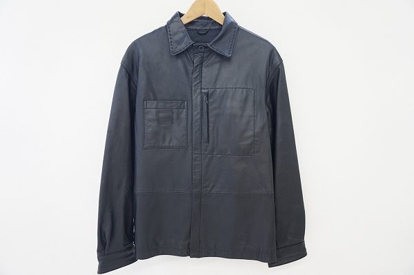 トレンドに関係なく着られるカールヘルムのワーク風ジャケットをお売りいただきました