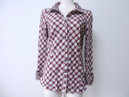 カジュアルダウンしたい時におすすめのバーバリーブルーレーベルの長袖シャツを買い取りました