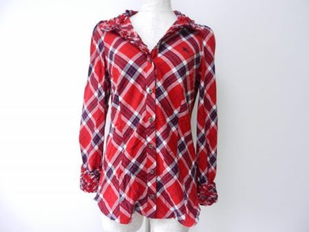 ビビッドなレッドベース！バーバリーブルーレーベルのチェック柄トップスを買い取りました