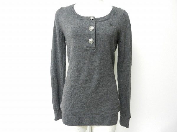 ヘンリーネック風デザインのバーバリーブルーレーベルのトップスを買い取りました