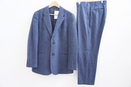 カシミア混の上質な生地で作られたパパスのメンズスーツを買い取りました