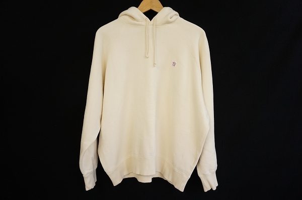 コーディネートに映える綺麗色！パパスのメンズパーカーを買い取りました