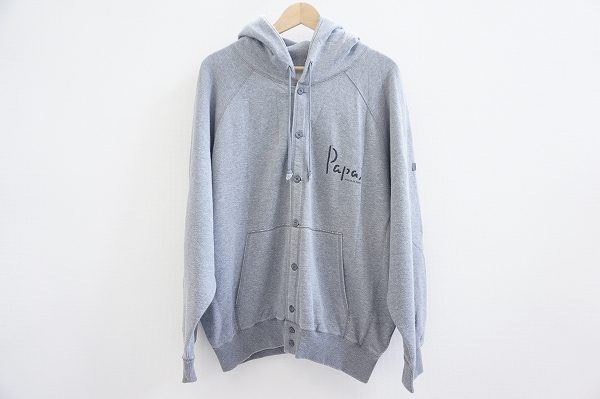 カジュアルウェアも見逃せないパパスのパーカーを買い取りました