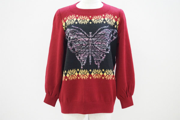 バタフライモチーフが可愛い斉藤都世子のニットトップスを買い取りました