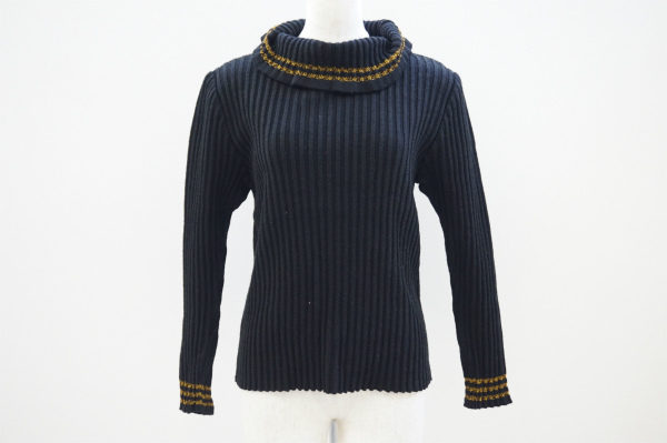 斉藤都世子のタートルネックニットを買い取りました