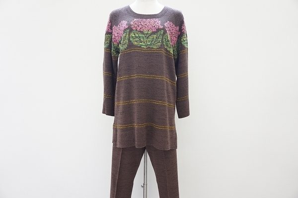 人気のあじさい柄!斉藤都世子のセットアップを買い取りました