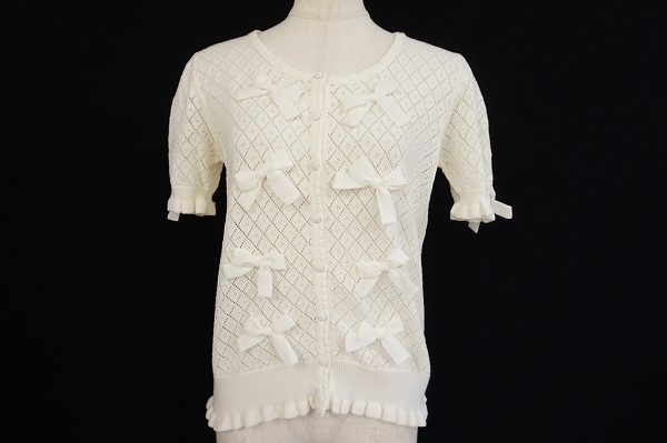 リボンたっぷりでキュート!ピンクハウスの半袖トップスを買い取りました