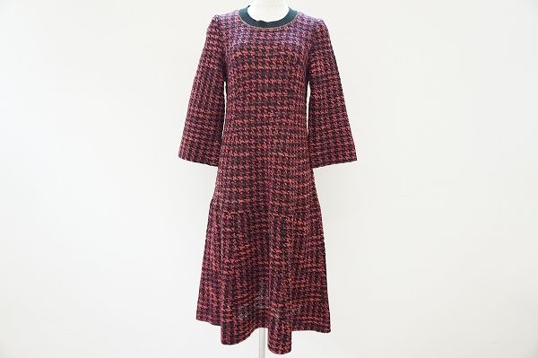 エレガントな千鳥柄で好印象に 斉藤都世子ワンピースを買取しました。