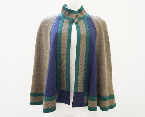 アースカラーの配色が素敵な美品ポンチョ!斉藤都世子
