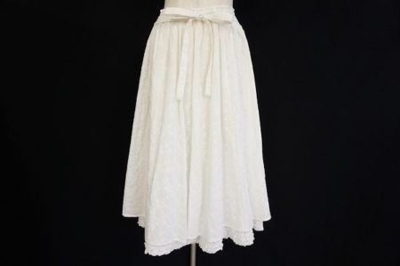 1枚あると便利なお役立ちアイテム！ピンクハウスホワイトスカートを買取しました