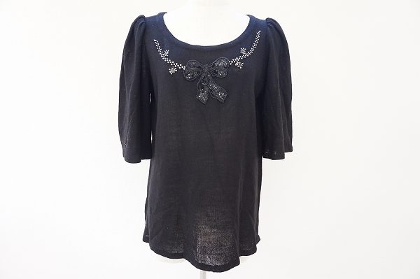 ネイビー×ラインストーンで高貴感がある 斉藤都世子ニットを買取しました