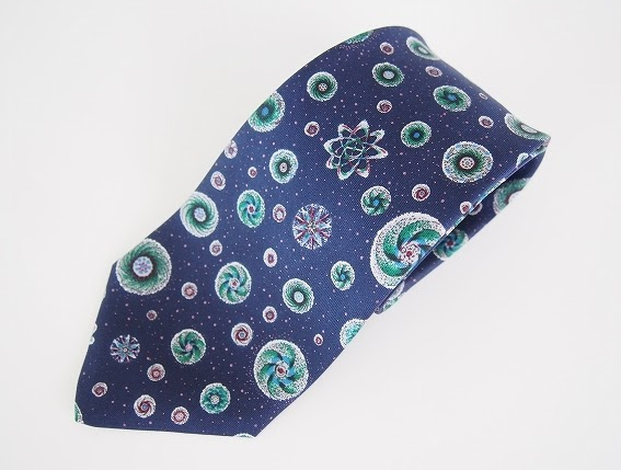 ギャラクシー柄が煌めくエルメスの紫ネクタイを買取させて頂きました。