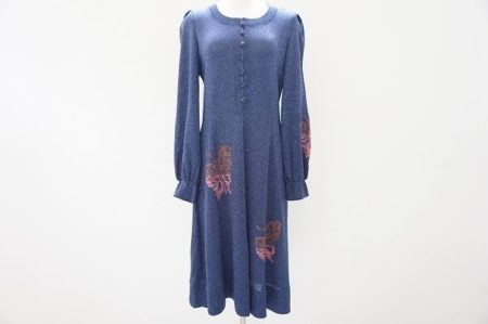 繊細なデザインで華奢に見せてくれる！斉藤都世子ニットワンピースを買取しました