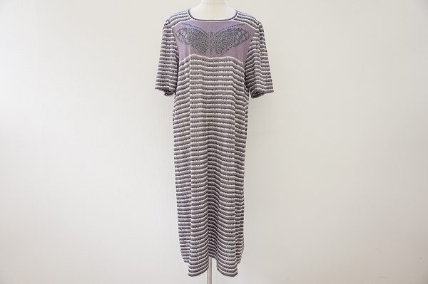 鮮やかな蝶が目を惹く！斉藤都世子ワンピースを買取しました