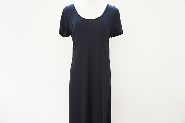 シンプルだけれどエレガントな印象に仕上がる!グッチのワンピースを買取しました