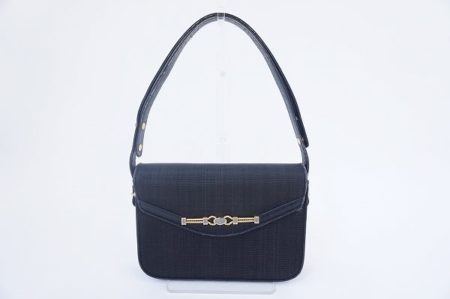 使い勝手抜群！シンプルで上品なコンテスショルダーバッグを買取しました