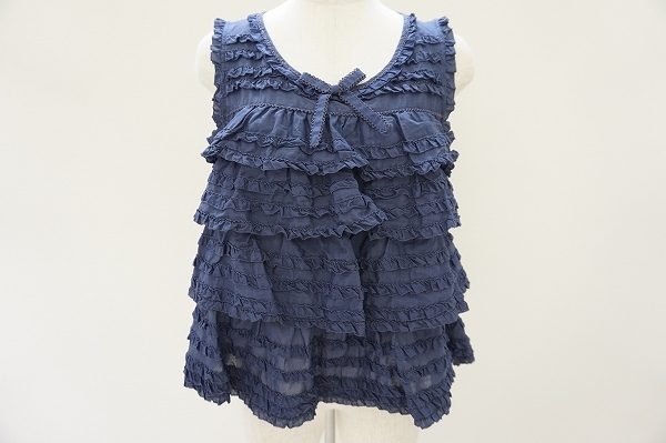 シックな紫とフリルの組み合わせが絶妙!ピンクハウスのブラウスを買取しました