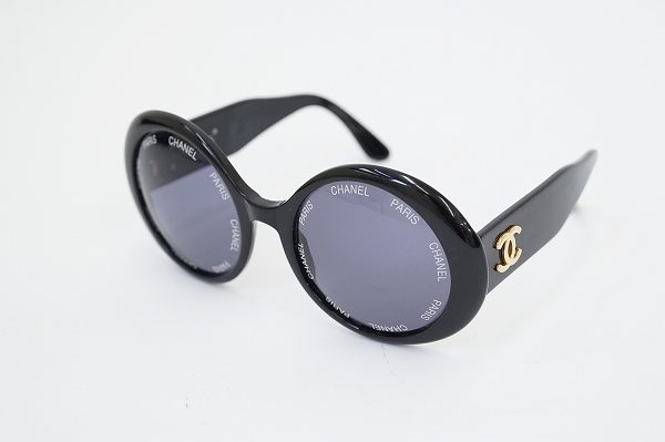 丸形フレームが女性らしさを演出！シャネルのサングラスを買取しました