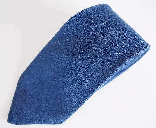 綺麗なブルーのワンカラーネクタイ!エルメス