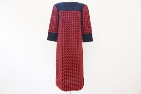 赤と黒のバランスが絶妙！斉藤都世子ワンピースを買取しました