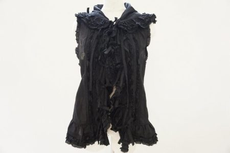 首元にフリルで女性らしさをプラス！ピンクハウスのブラウスを買取しました