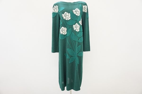 グリーンとお花のコントラストが素敵!斉藤都世子ニットワンピースを買取しました