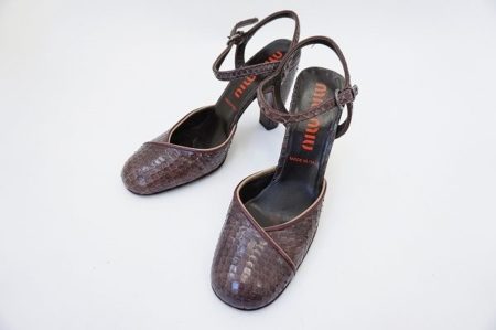 高級感溢れるサンダル！ミュウミュウのサンダルを買取しました