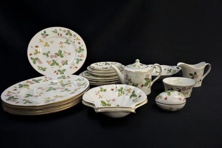 おもてなしには持ってこい！ウェッジウッド7種ティーポット20点セットを買取しました