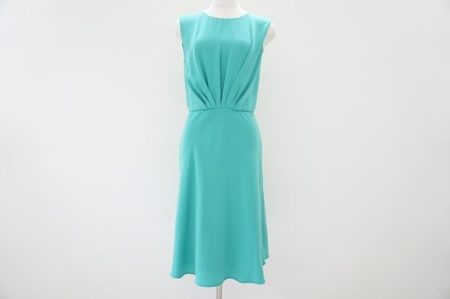 目を奪われるブルーが華やか！マックスマーラのワンピースを買取しました