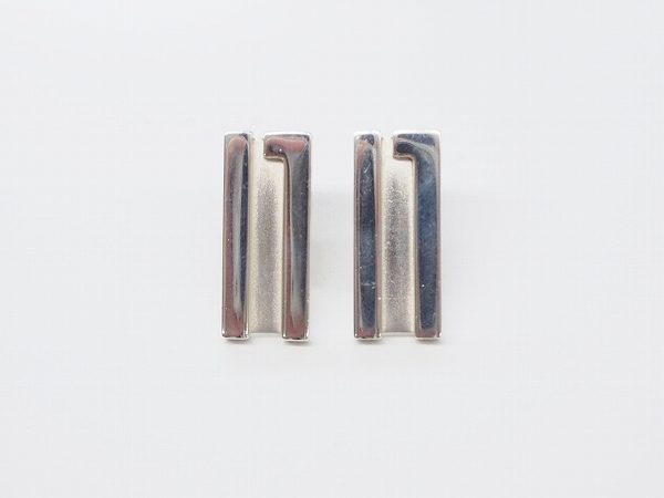 主役の服を引き立てる上品さ！グッチのピアスを買取しました