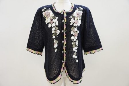 ゆったりシルエットで着心地満点！アトリエサガンのカーディガンをお譲りいただきました