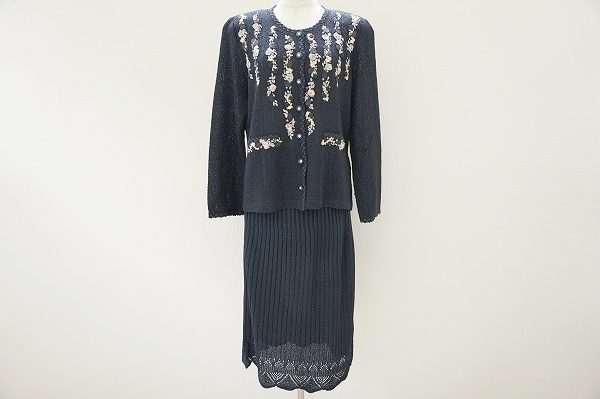 職人による刺繍が美しいアトリエサガンのスーツを買い取らせていただきました