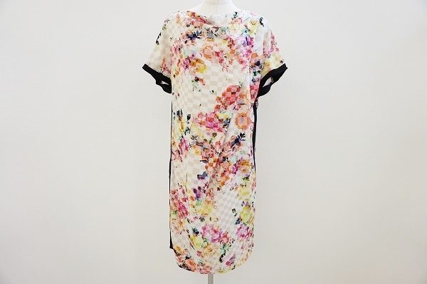 絵画のような美しさのシズカコムロのワンピースを買い取りました