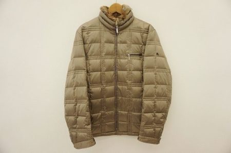 ラビットファー付きで暖をとるのに最適！バーバリーブラックレーベルのダウンジャケッを買取しましたト