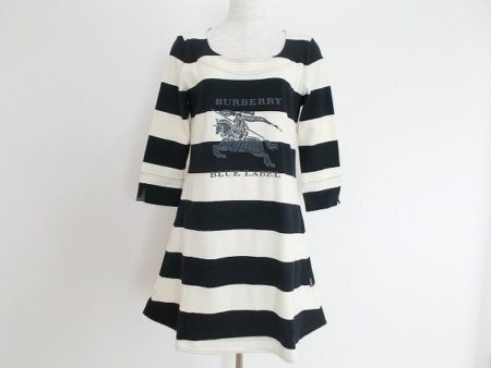 ブランドモチーフ入りのバーバリーブルーレーベルのワンピースをお売りいただきました