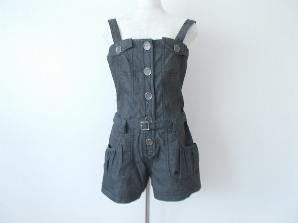 ボタンもポケットも大きめ！バーバリーブルーレーベルのオールインワンを買い取らせていただきました