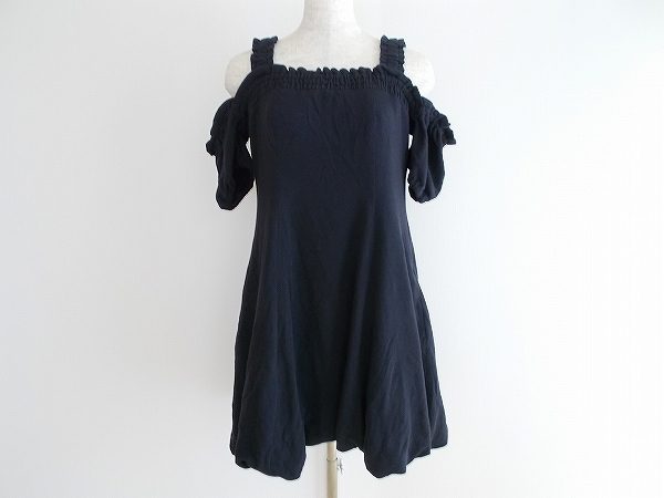 女性らしさ満載のオフショルダー！バーバリーブルーレーベルのオフショルダーカットソーを買取しました