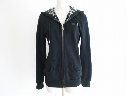 パーカーから覗く上品なチェックが可愛い！バーバリーブルーレーベルのパーカーを買取しました