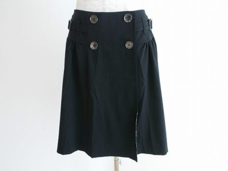 ウエスト部分のボタンがアクセントに！バーバリーブルーレーベルのスカートを買取しました