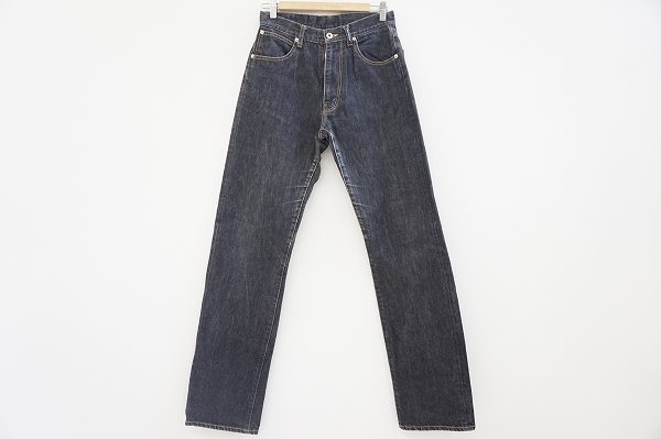 1本あるだけでおしゃれに決まる！カールヘルムのパンツを買取しました